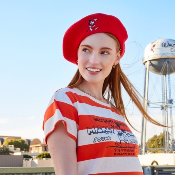 Mickey Mouse Adult Beret - Picture 1 of 2